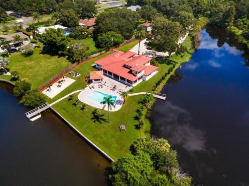 Clearwater Villa | The Belleair Estate - Incredible Waterfront Home with Heated Pool