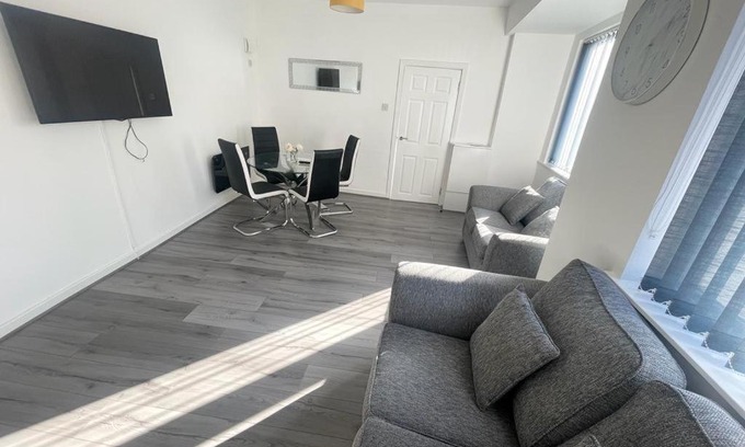 Blackpool Town Center Apartment | The Belmont Suite Sasco Apartments