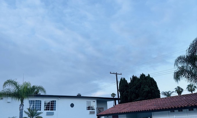 Northwest Anaheim Hotel | The Berry Inn