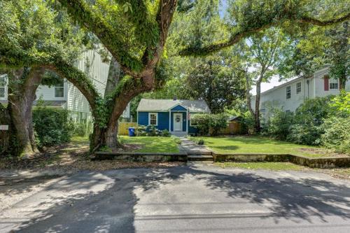 North Charleston House | The Bexley Cute 2 bedroom with yard in Park Circle