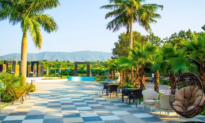 Abu Road Hotel | The Bhagwati Resort