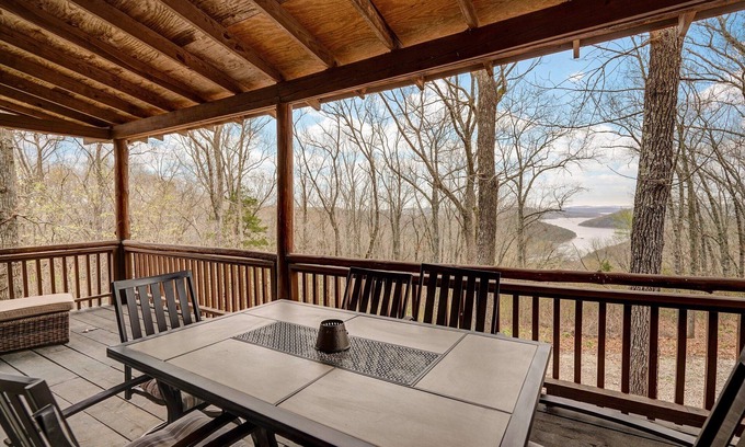 Lampe House | The Big Cabins w/Lake View, The Big Cabin