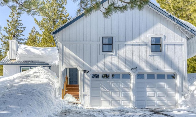 Truckee House | The Big White Cottage