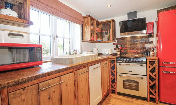Dunbridge Cottage | The Bike Shed