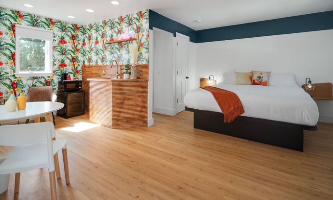 Saratoga Springs Hotel | The Birches Motel