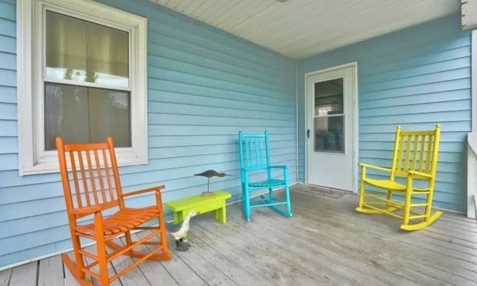 Sunset Beach Cottage | "The Bird House" A Cozy Historic Beach Cottage walking distance to beach!