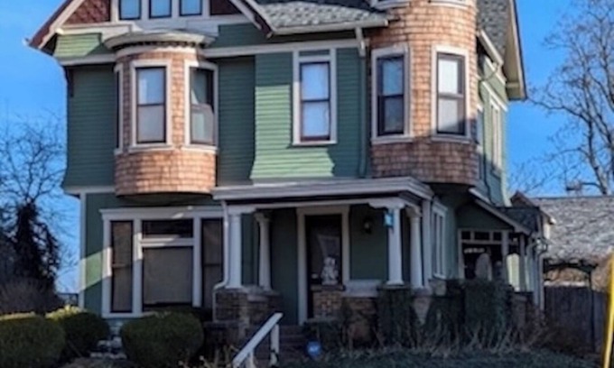 Downtown Indianapolis Villa | The Birdhouse on Meridian - Entire Property