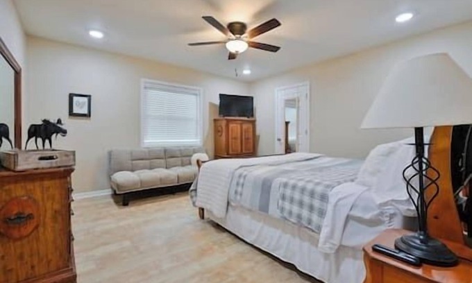 Mena House | The Bixler House In Beautiful Mena Arkansas