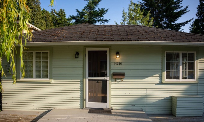 White Rock House | The Blackburn Getaway