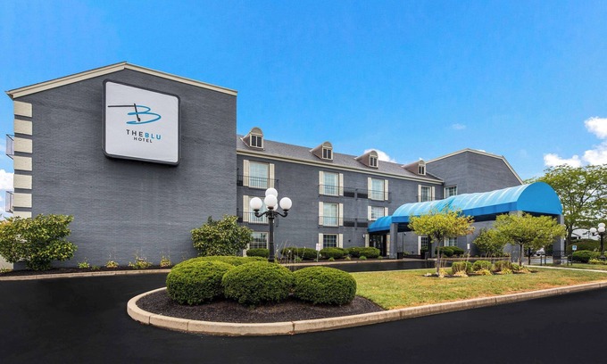 Blue Ash Hotel | The Blu Hotel Blue Ash Cincinnati, an Ascend Collection Hotel