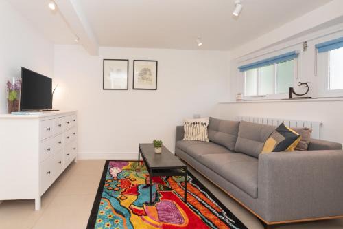 Bath Apartment | The Blue Door