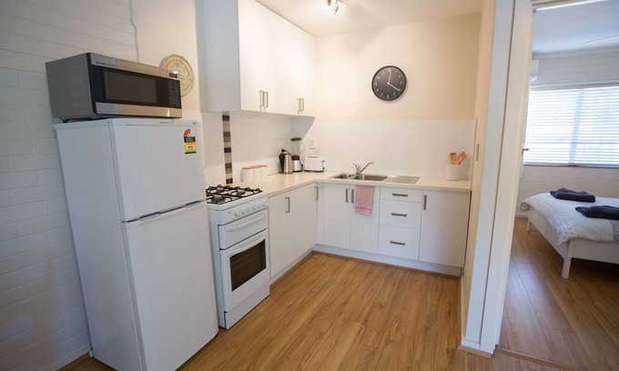 Shenton Park Apartment | The Blue Door Villa - SCGH- UWA