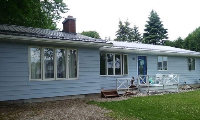 Zurich House | THE BLUE HERON, BEACHY COTTAGE CLOSE TO THE LAKE
