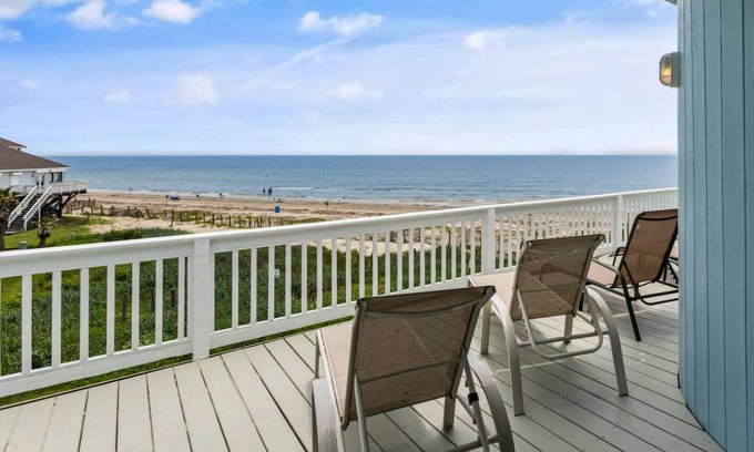 Spanish Grant House | The Blue Heron-Steps to the Beach
