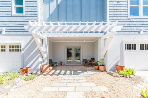 Vilano Beach House | The Blue Refuge - Pool and Beach
