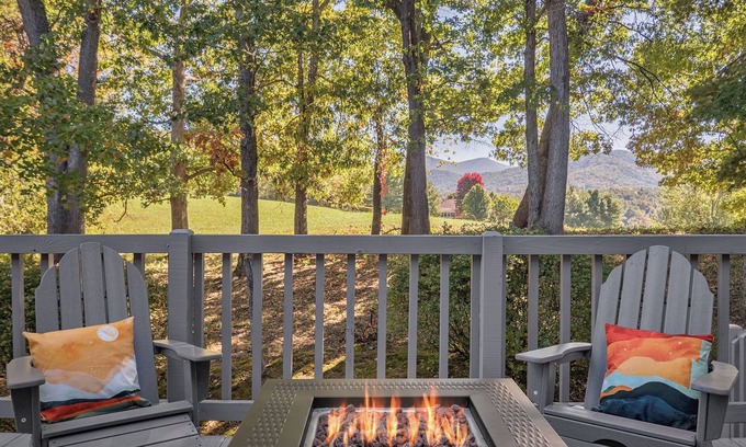 Weaverville House | The Blue Ridge Retreat-A Peaceful Mountain Home in Weaverville, NC