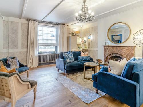 Glangrwyney House | The Bluebell Country Inn