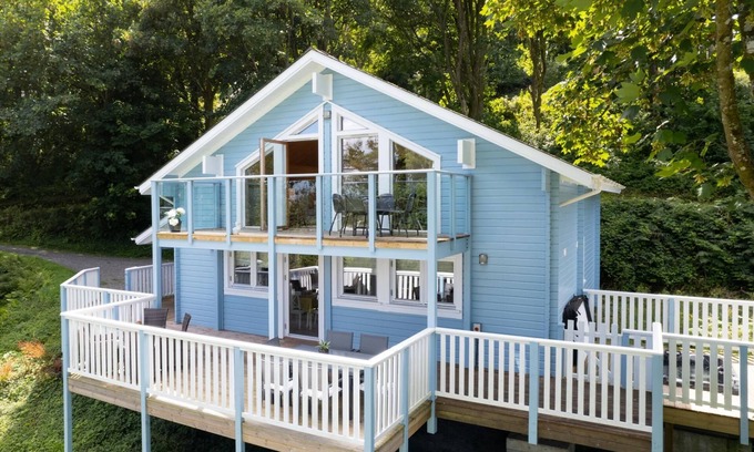 Penally House | The Bluebell - Luxury Lodge With Hot Tub