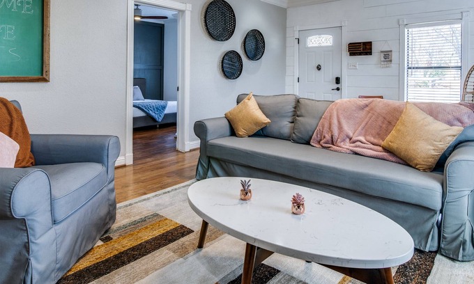 Rockwall House | ★“The Bluebonnet”★Child/Pet Friendly★Downtown★