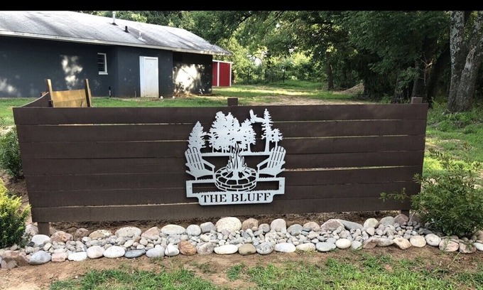 Bryan County RV Rental | The Bluff RV Park slip rental with Red River access.