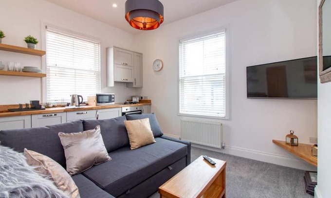 Folkestone Apartment | The Boardwalk, Three Beaches House