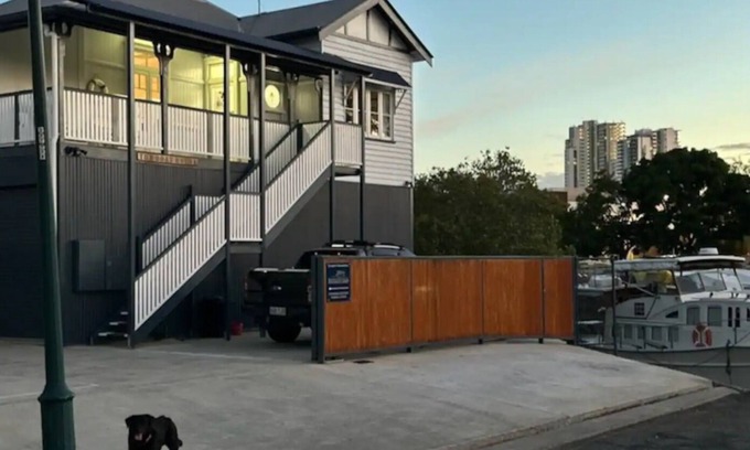 Albion House | The Boat House
