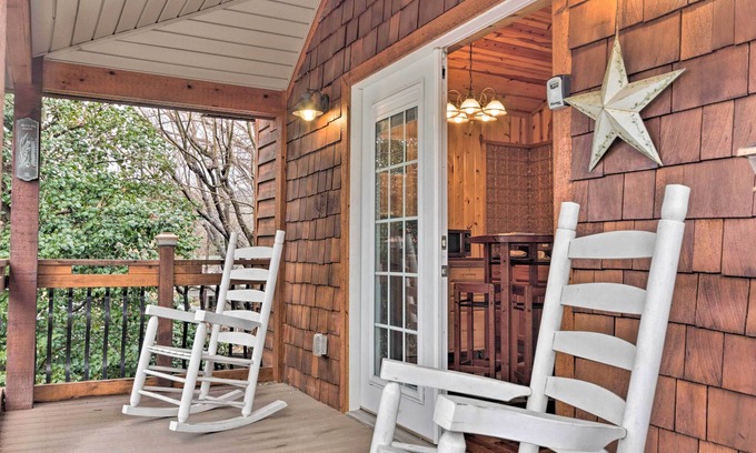 Hot Springs Apartment | 'The Boat House' Creekside Escape in Hot Springs!