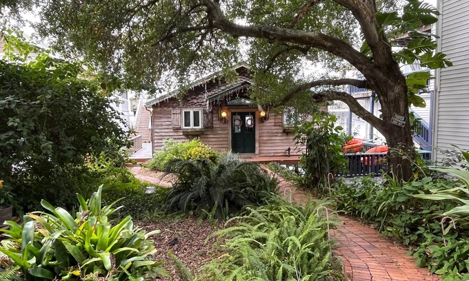 Mount Dora Cabin | The Boat House on Lake Dora - Waterfront & Downtown