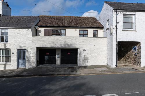 St Davids House | The Boathouse for two, St Davids, Garage Parking