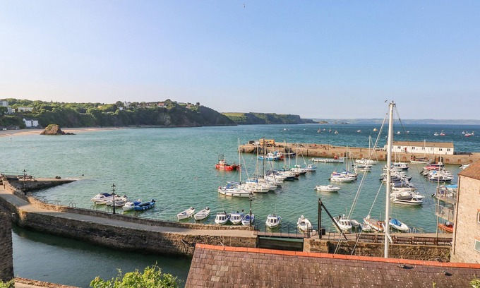 Tenby House | The Boathouse