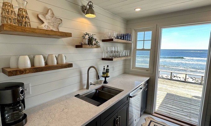 Biddeford Pool Cottage | The Boathouse