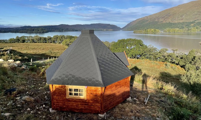 Dalmally Cabin | The Bolthole - Romantic wood cabin in a spectacular Lochside setting