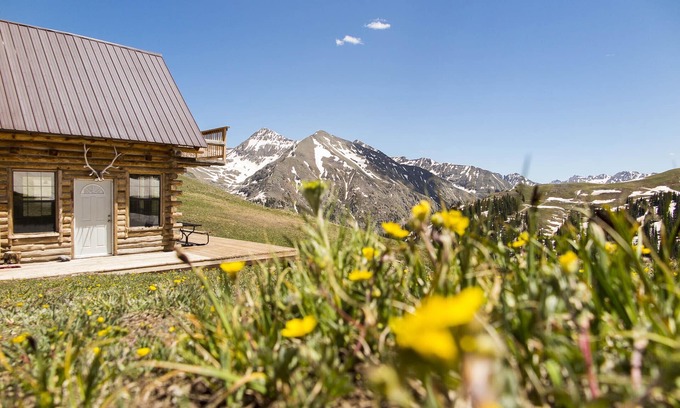 Silverton Cabin | The Bonnie Belle Cabin, a high country modern/rustic cabin