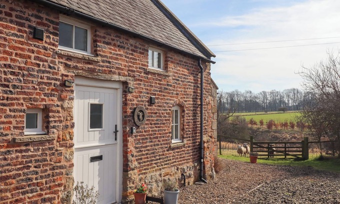 Bowsden Cottage | THE BOTHY, pet friendly, country holiday cottage in Lowick
