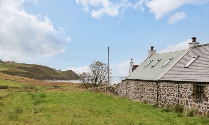 Staffin Cottage | THE BOTHY, pet friendly, character holiday cottage in Staffin