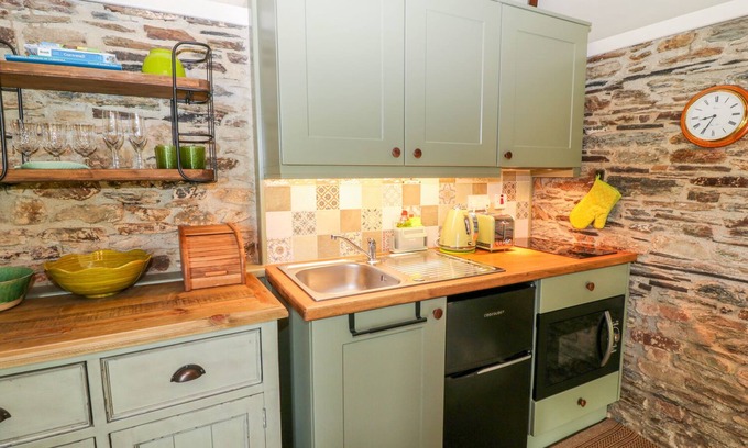 Callington Cottage | THE BOTHY, romantic, character holiday cottage in Callington