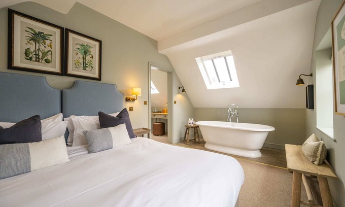 Henley Bed & Breakfast | The Bottle & Glass Inn - Book All 3 Rooms
