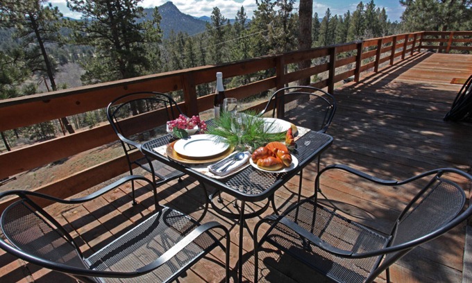 Florissant Cabin | The Boulders - Cozy cabin w/large deck, hot tub, WiFi. No Cancellation Fees!