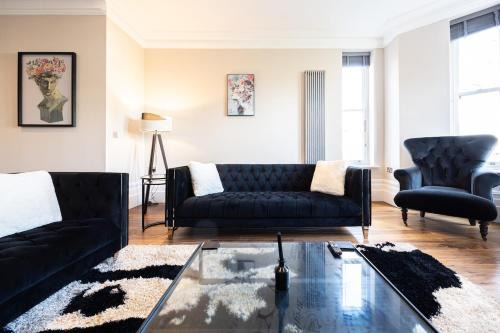 Trafford Apartment | The Bowdon- Luxury Apartment Secure Gated Parking