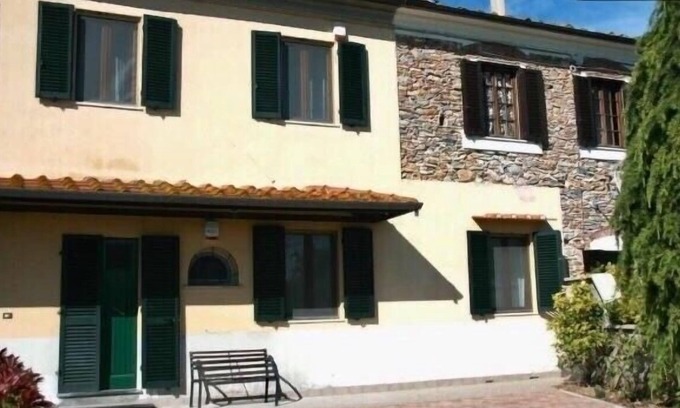 San Giuliano Terme House | THE BREKKAFEST CIR IT050031C2B9FXNLSH CIN 050031LTN0014