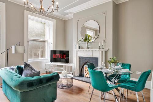 Wakefield Apartment | The Bridgeton in Wakefield Apartment - Parking