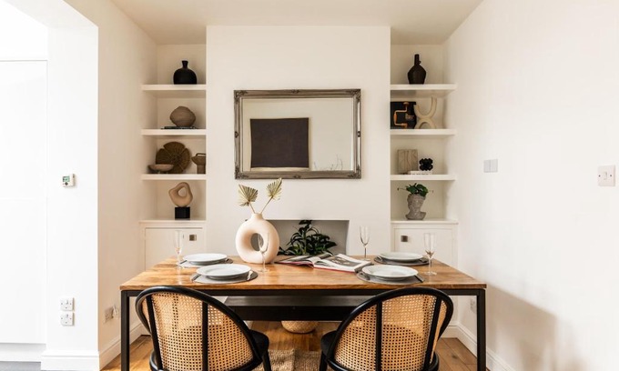 Bath Apartment | The Broadway Bath - 2 Bedrooms with parking, Central Bath