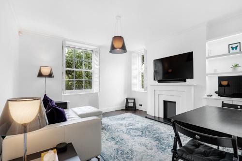 St. Johns Wood Apartment | The Bronwen