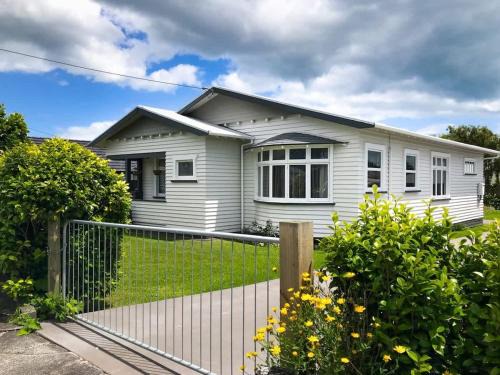 New Plymouth House | The Brooklands Bungalow - charming garden cottage