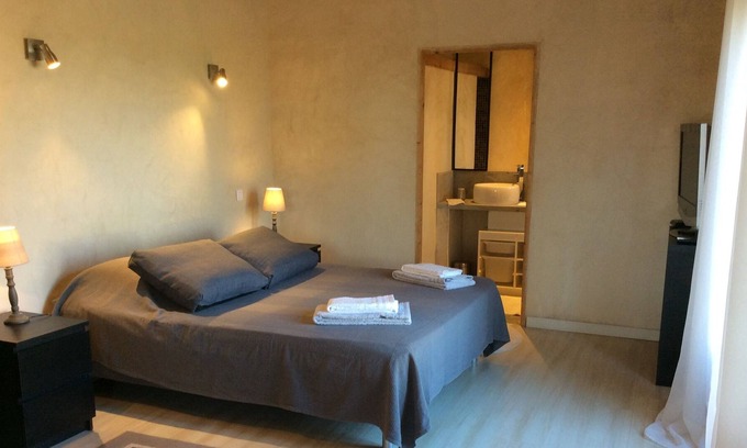 Saint-Maximin Villa | The broom villa
