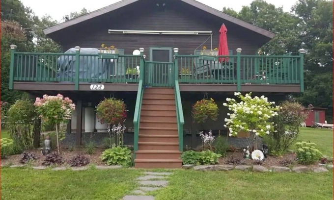 Fleischmanns House | The Bruno House: Magnificent Catskill Getaway!