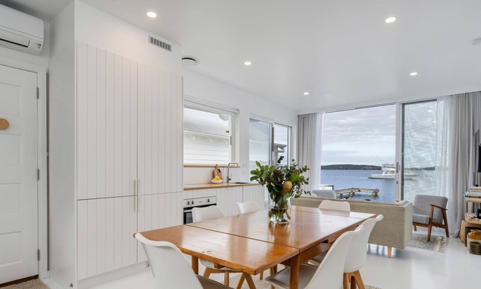 Coal Point House | The Bungalow - Absolute Waterfront