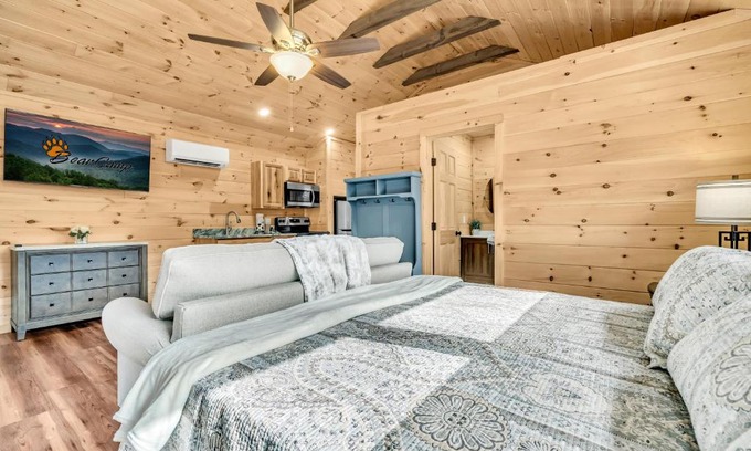 Cosby House | The Bungalow At Greenbriar Creek -Pickleball Court, Creek, WIFI, Mountain Views, Starting at 79"
