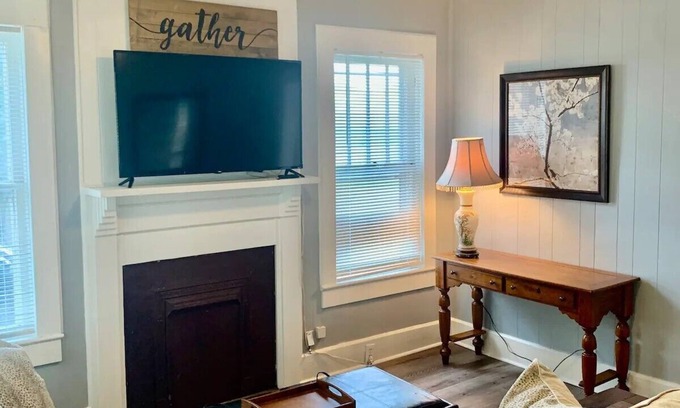 Florence House | The Bungalow - Charming 3-bedroom house close to everything in Florence