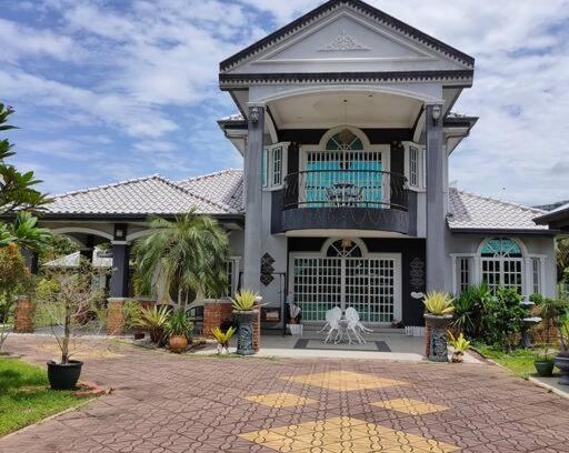 Taman Rakyat Mergong House | The Bungalow Homestay By Cheta